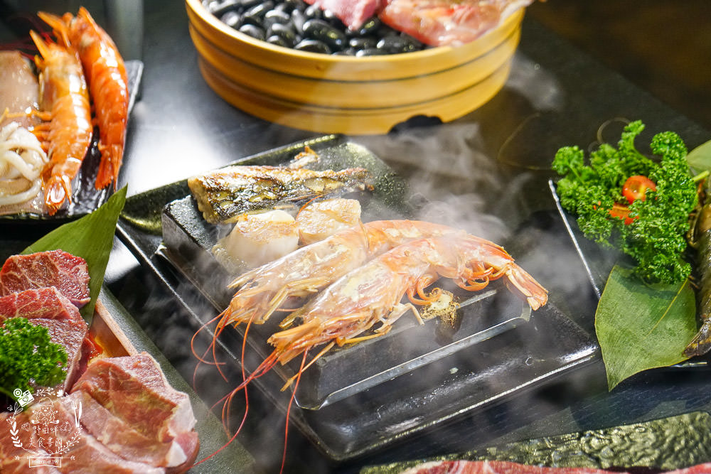 高雄[秘燒-時尚岩燒牛排]在舌尖舞動的牛排!海陸套餐千元有找!