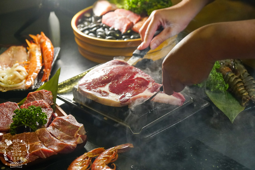 高雄[秘燒-時尚岩燒牛排]在舌尖舞動的牛排!海陸套餐千元有找!
