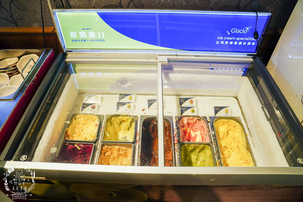 秘町無煙炭火燒肉民族店|高雄人超愛的燒烤吃到飽!燒肉和牛生魚片吃到飽?居然有美國進口藍寶石葡萄?