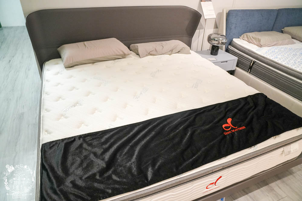 台南沙發推薦!第諾沙發設計大師高品質又充滿時尚感的客製化沙發工廠!沙發還佛心提供十年保固?