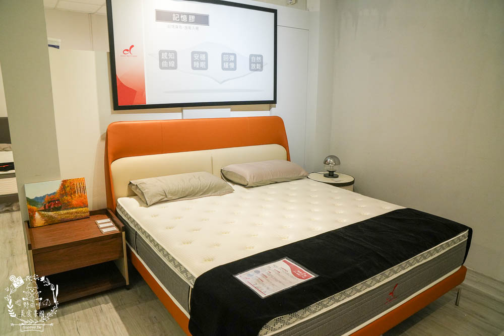 台南沙發推薦!第諾沙發設計大師高品質又充滿時尚感的客製化沙發工廠!沙發還佛心提供十年保固?