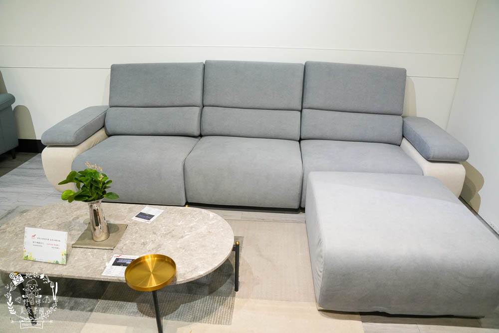 台南沙發推薦!第諾沙發設計大師高品質又充滿時尚感的客製化沙發工廠!沙發還佛心提供十年保固?