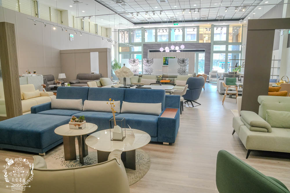 台南沙發推薦!第諾沙發設計大師高品質又充滿時尚感的客製化沙發工廠!沙發還佛心提供十年保固?