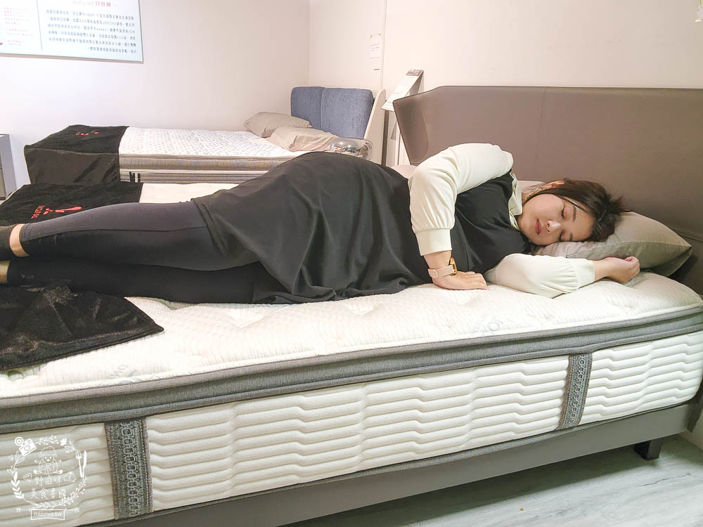 台南沙發推薦!第諾沙發設計大師高品質又充滿時尚感的客製化沙發工廠!沙發還佛心提供十年保固?