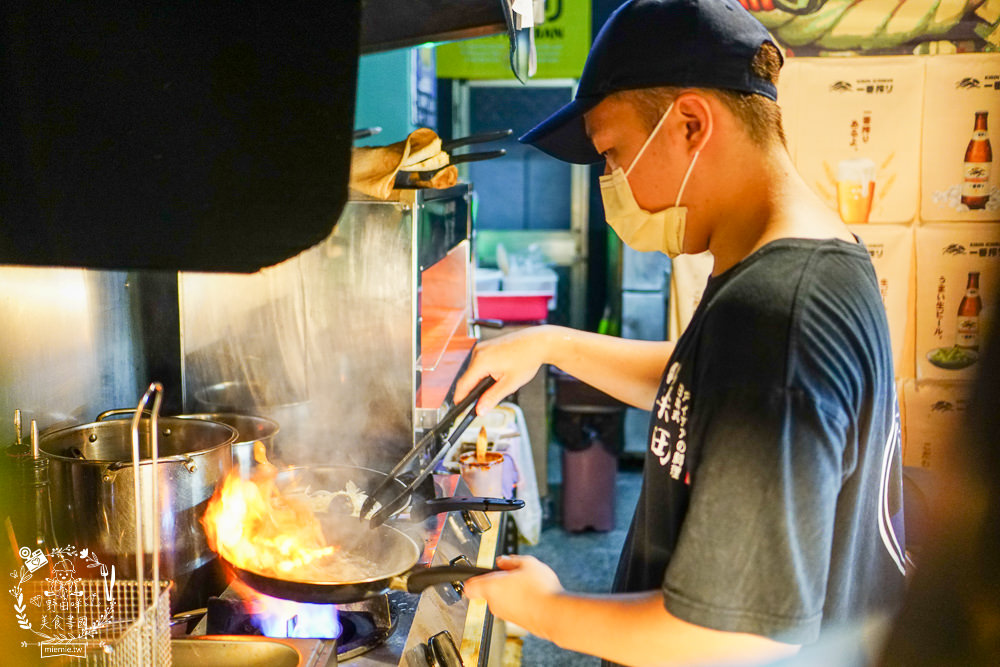高雄[築田日式創意料理居酒屋]醬漬鮭魚卵丼超人氣銷魂必點!滿滿的鮭魚卵多到看不見米飯?
