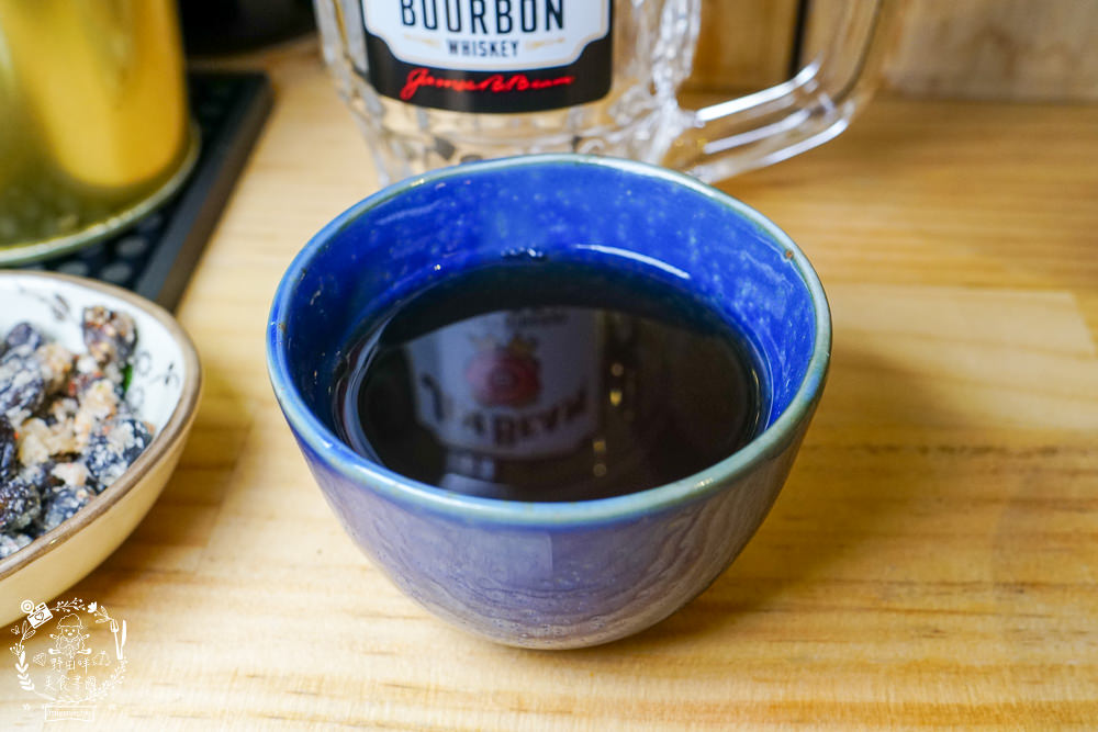 高雄[築田日式創意料理居酒屋]醬漬鮭魚卵丼超人氣銷魂必點!滿滿的鮭魚卵多到看不見米飯?