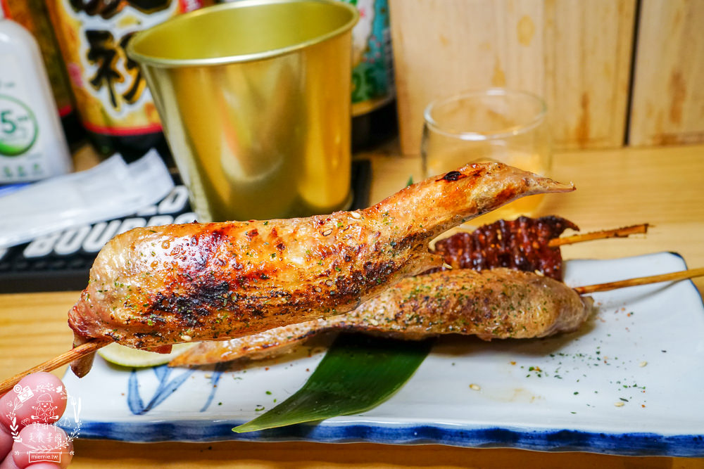 高雄[築田日式創意料理居酒屋]醬漬鮭魚卵丼超人氣銷魂必點!滿滿的鮭魚卵多到看不見米飯?