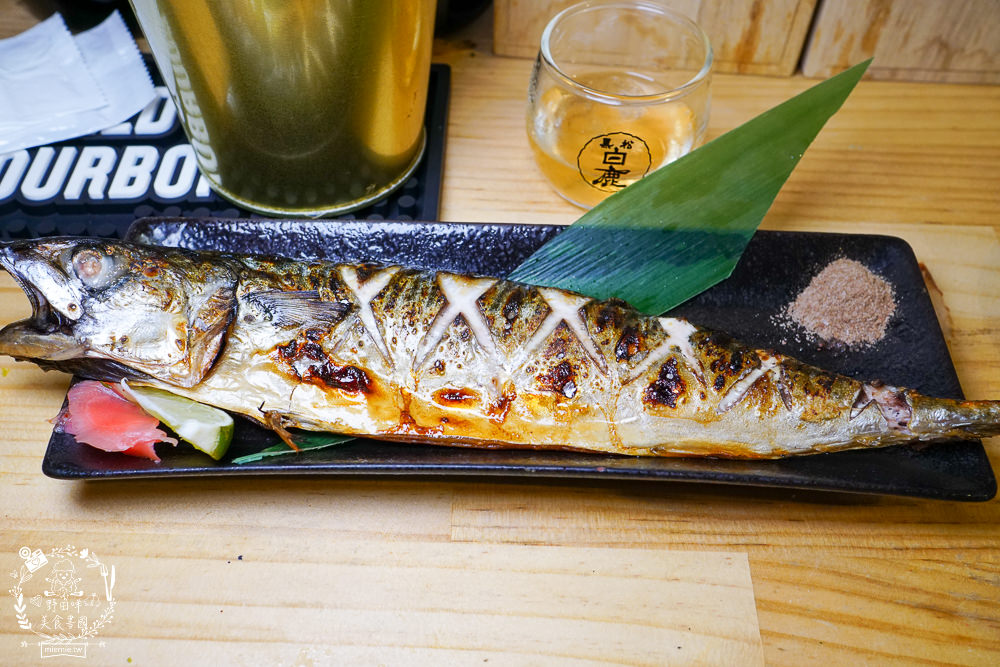 高雄[築田日式創意料理居酒屋]醬漬鮭魚卵丼超人氣銷魂必點!滿滿的鮭魚卵多到看不見米飯?