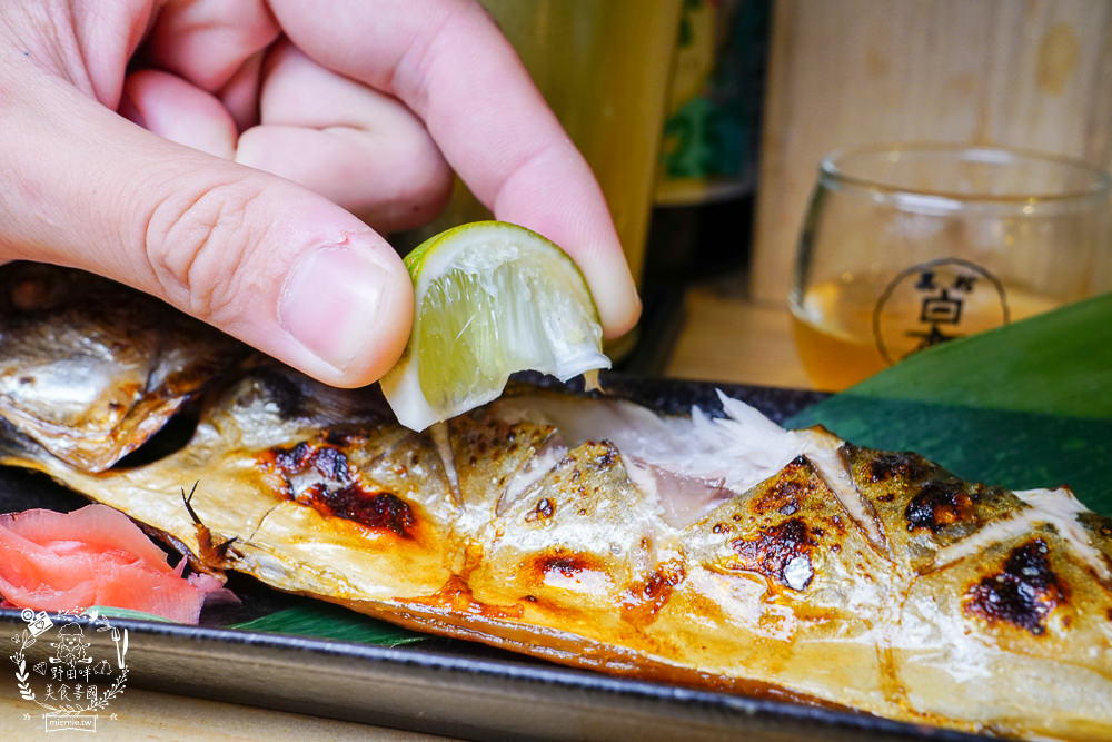 高雄[築田日式創意料理居酒屋]醬漬鮭魚卵丼超人氣銷魂必點!滿滿的鮭魚卵多到看不見米飯?