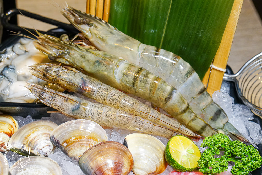 高雄[築間幸福鍋物]文山特區營業到凌晨4點的人氣鍋物?凌晨還有人在候位?