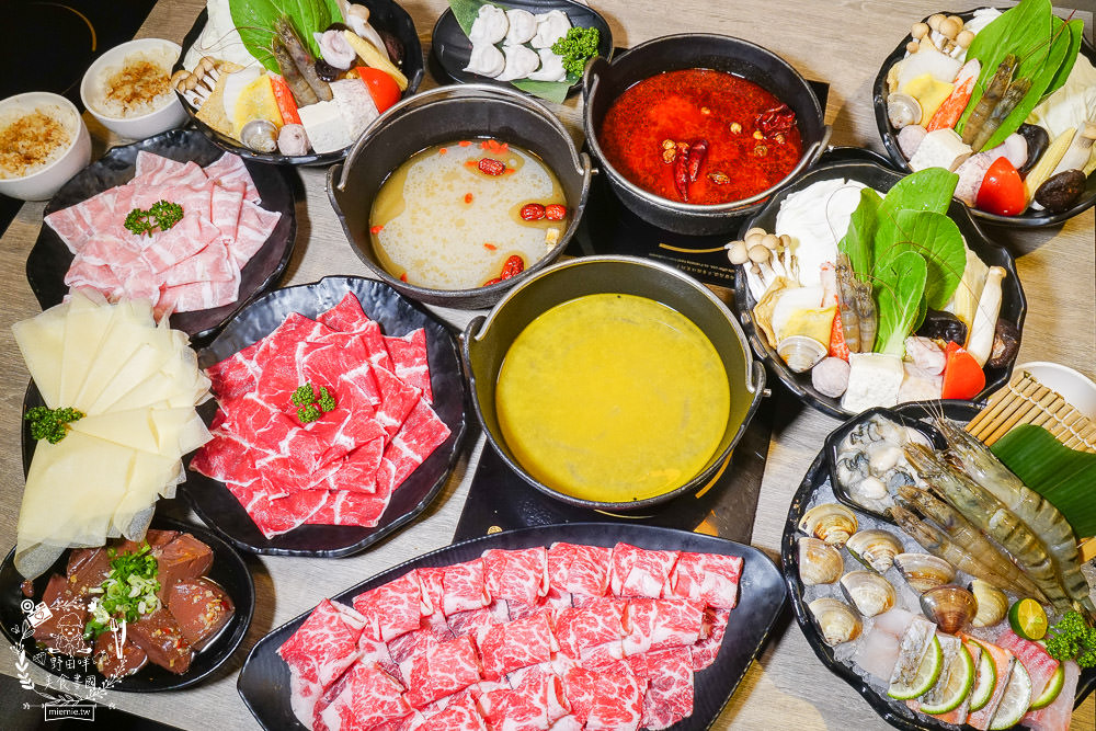 高雄[築間幸福鍋物]文山特區營業到凌晨4點的人氣鍋物?凌晨還有人在候位?