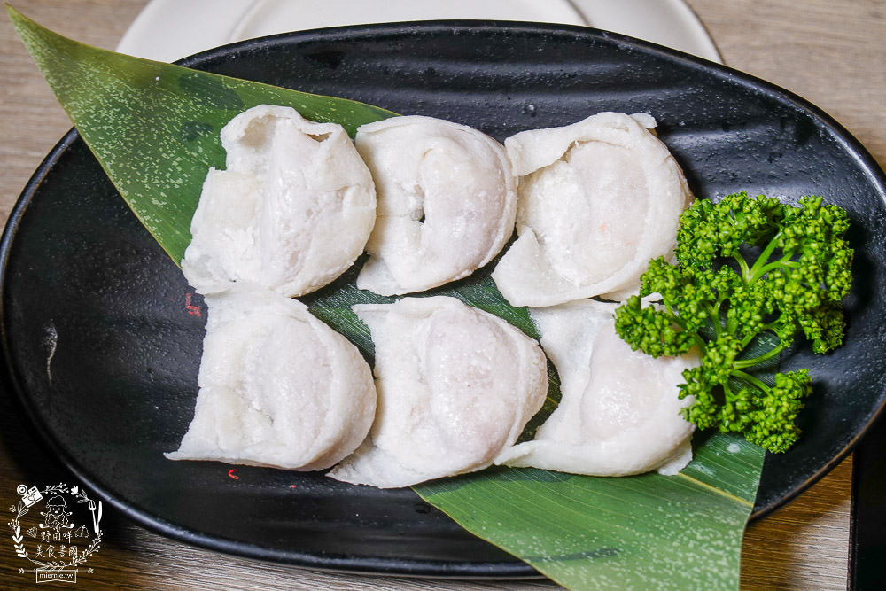 高雄[築間幸福鍋物]文山特區營業到凌晨4點的人氣鍋物?凌晨還有人在候位?