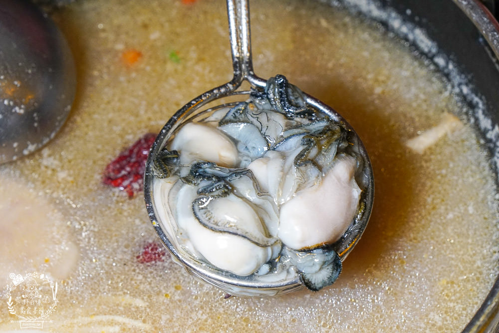 高雄[築間幸福鍋物]文山特區營業到凌晨4點的人氣鍋物?凌晨還有人在候位?