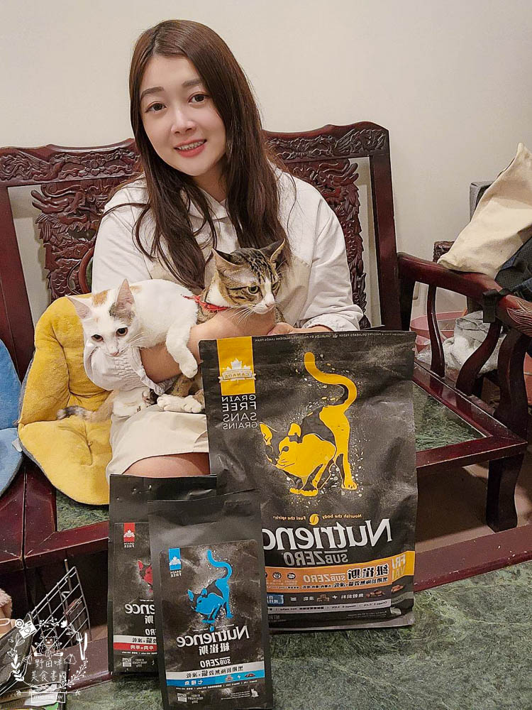 2024飼料推薦[八犬寵物Nutrience紐崔斯黑鑽頂級無穀飼料評價]超多飼主毛孩喜歡的寵物凍乾無穀飼料推薦