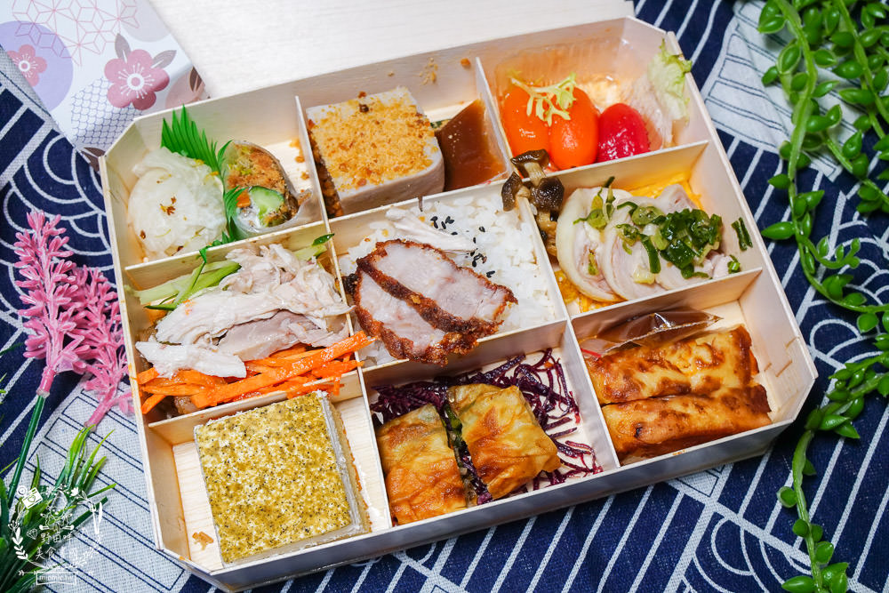 高雄[美濃莊餐廳]超澎湃客家特色料理，美濃創意合菜料理逛花海必吃！