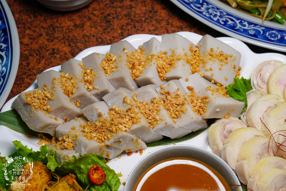 高雄[美濃莊餐廳]超澎湃客家特色料理，美濃創意合菜料理逛花海必吃！