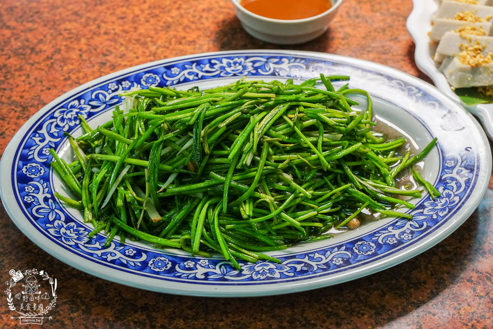 高雄[美濃莊餐廳]超澎湃客家特色料理，美濃創意合菜料理逛花海必吃！