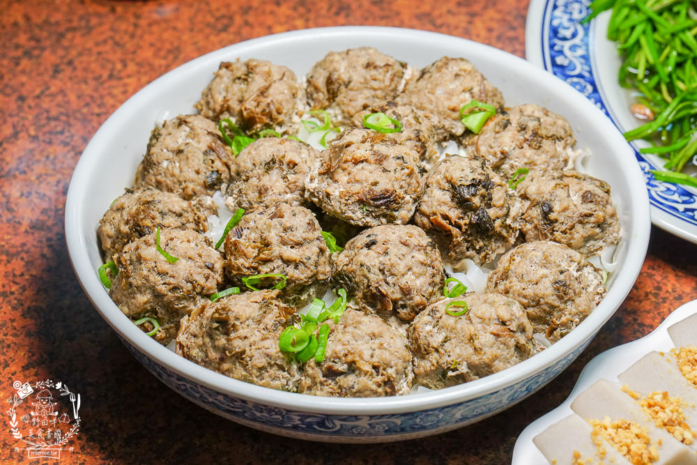 高雄[美濃莊餐廳]超澎湃客家特色料理，美濃創意合菜料理逛花海必吃！