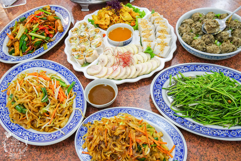 高雄[美濃莊餐廳]超澎湃客家特色料理，美濃創意合菜料理逛花海必吃！
