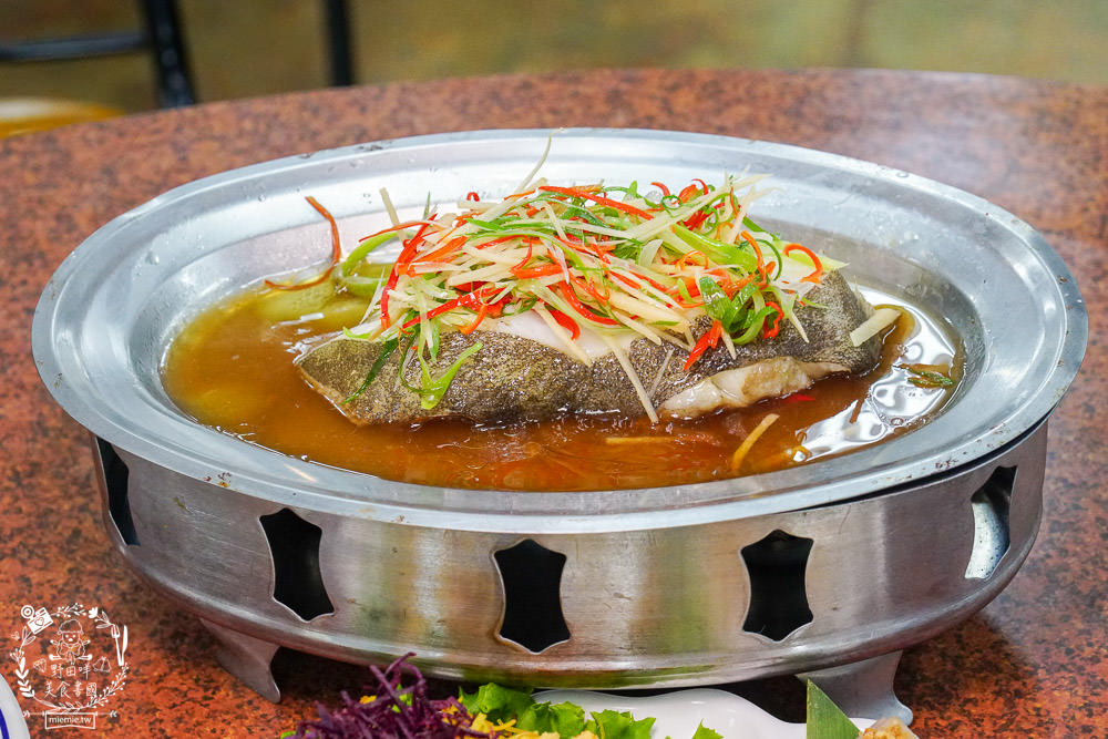 高雄[美濃莊餐廳]超澎湃客家特色料理，美濃創意合菜料理逛花海必吃！