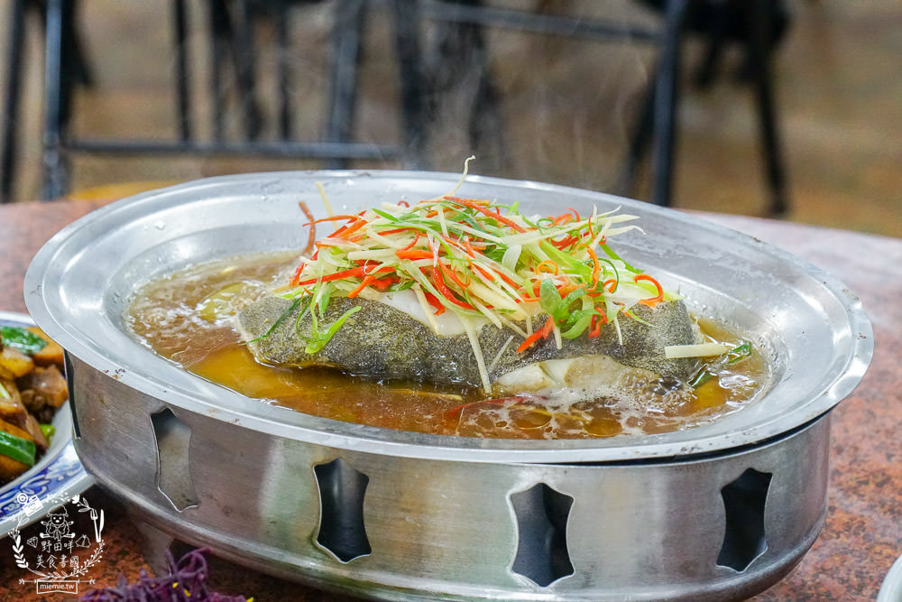 高雄[美濃莊餐廳]超澎湃客家特色料理，美濃創意合菜料理逛花海必吃！