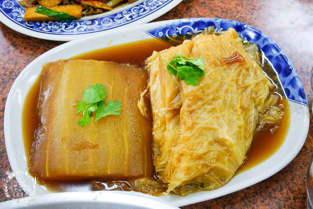 高雄[美濃莊餐廳]超澎湃客家特色料理，美濃創意合菜料理逛花海必吃！