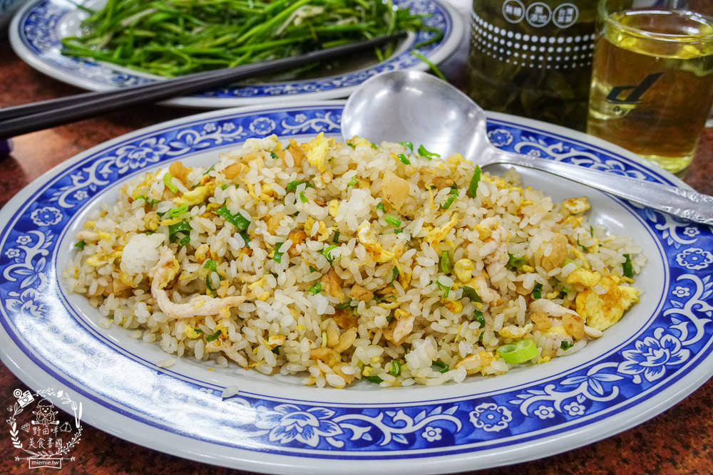 高雄[美濃莊餐廳]超澎湃客家特色料理，美濃創意合菜料理逛花海必吃！
