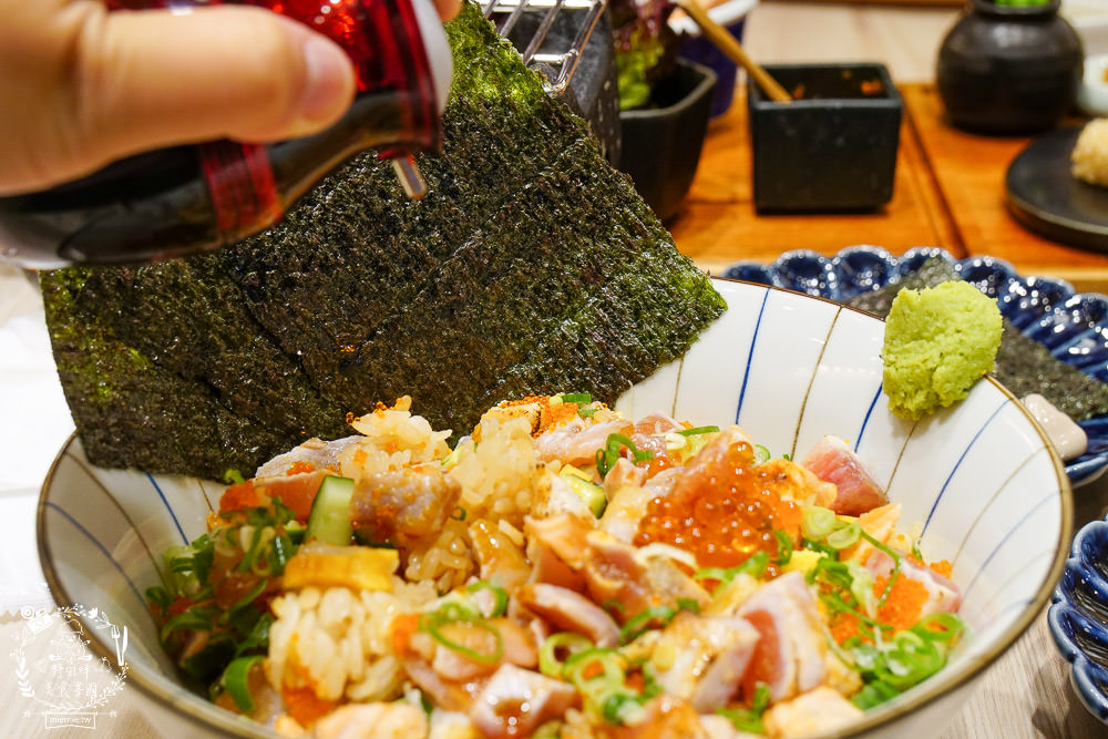 高雄[小泉聚場]超有趣DIY塞到炸開蝦手捲!石燒拌炒香氣濃郁迷人!