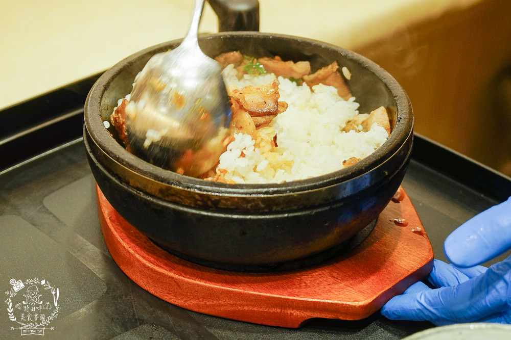 高雄[小泉聚場]超有趣DIY塞到炸開蝦手捲!石燒拌炒香氣濃郁迷人!