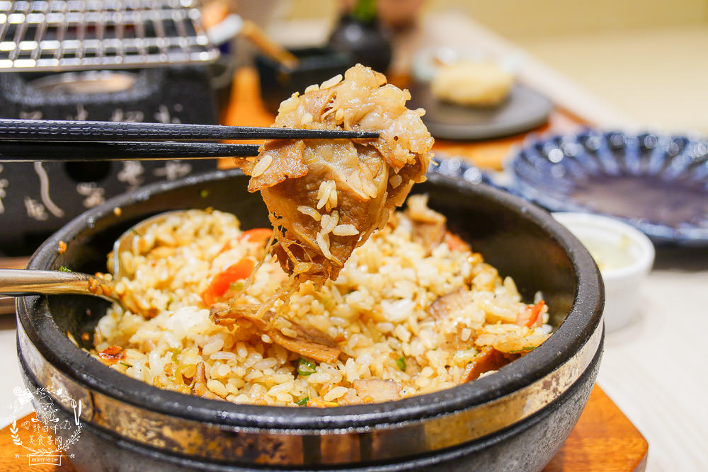 高雄[小泉聚場]超有趣DIY塞到炸開蝦手捲!石燒拌炒香氣濃郁迷人!