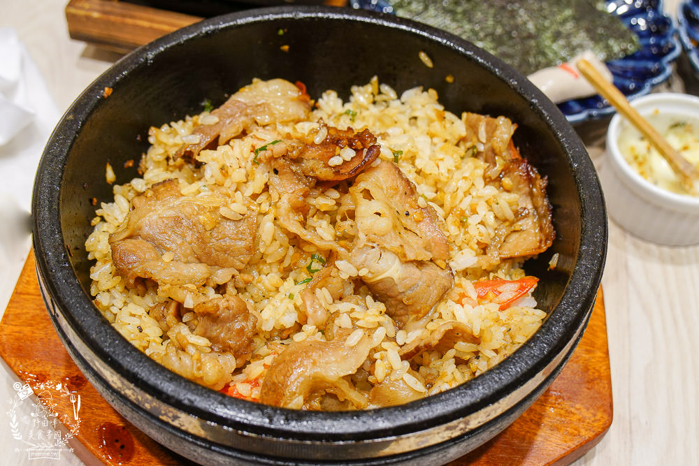 高雄[小泉聚場]超有趣DIY塞到炸開蝦手捲!石燒拌炒香氣濃郁迷人!