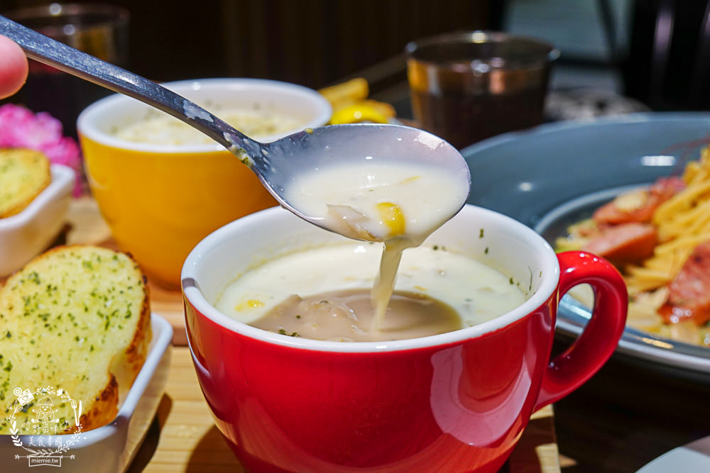 義客隆Pasta|高雄隱藏在忠孝夜市的精緻義大利麵!壽星超讚活動年齡幾歲就送幾個雞塊!