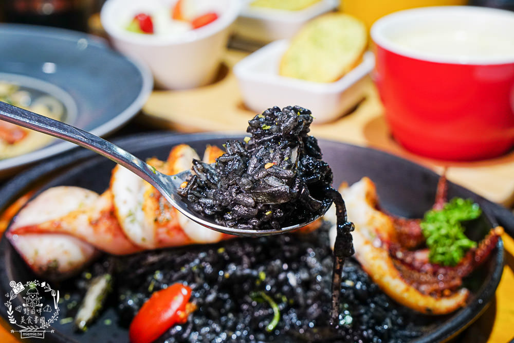 義客隆Pasta|高雄隱藏在忠孝夜市的精緻義大利麵!壽星超讚活動年齡幾歲就送幾個雞塊!