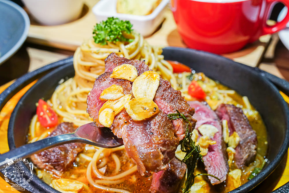 義客隆Pasta|高雄隱藏在忠孝夜市的精緻義大利麵!壽星超讚活動年齡幾歲就送幾個雞塊!