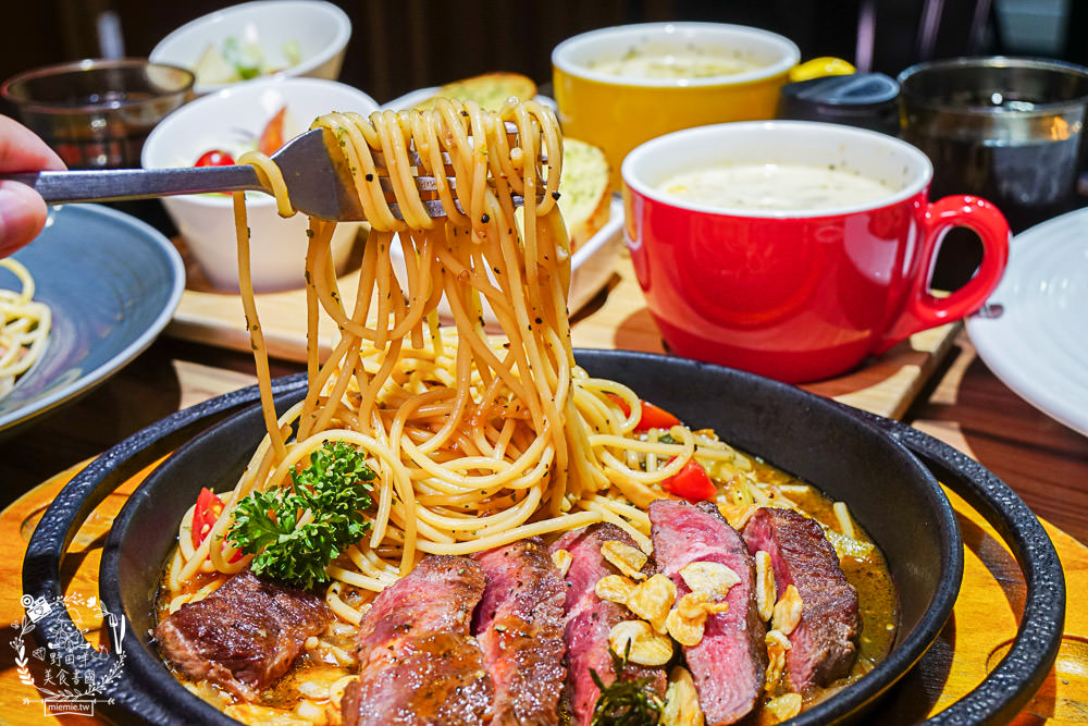 義客隆Pasta|高雄隱藏在忠孝夜市的精緻義大利麵!壽星超讚活動年齡幾歲就送幾個雞塊!