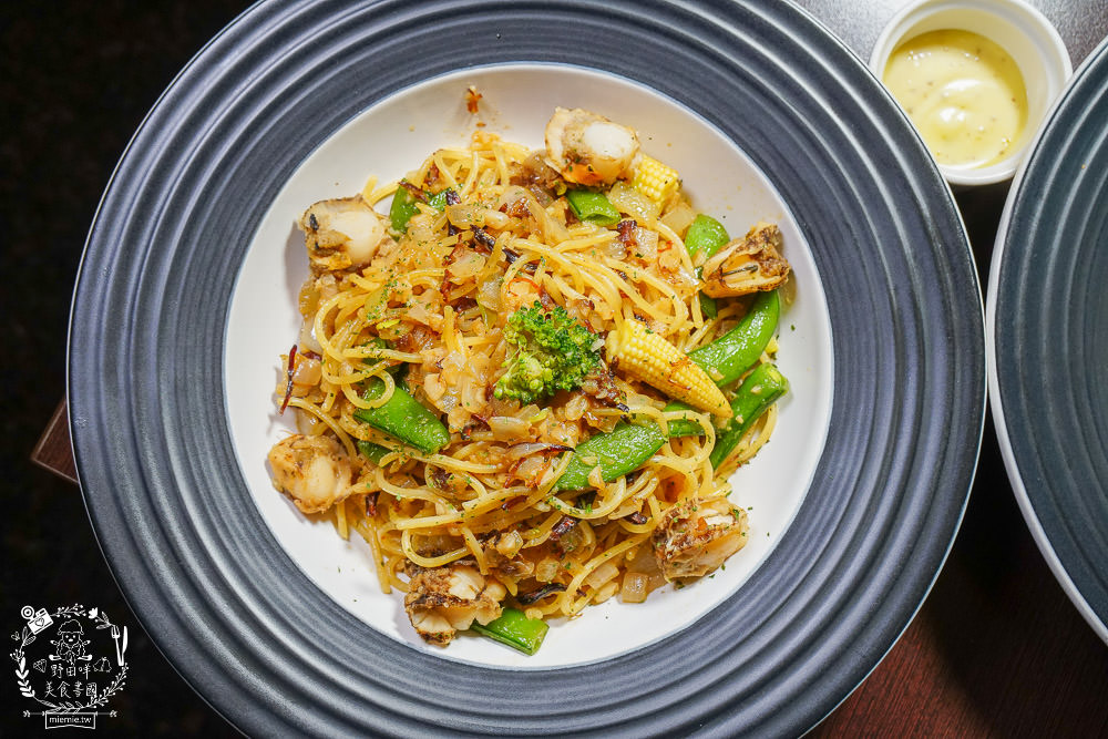 高雄[義食光]走進哈利波特的神祕地窖與英倫電話亭，不用出國就能享受歐洲風情