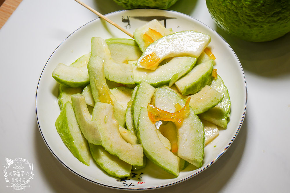 [翻滾鴉甘草芭樂]高雄起家紅翻全台的甘草芭樂?經典辣味與甘草口味超人氣必吃帝王芭樂!