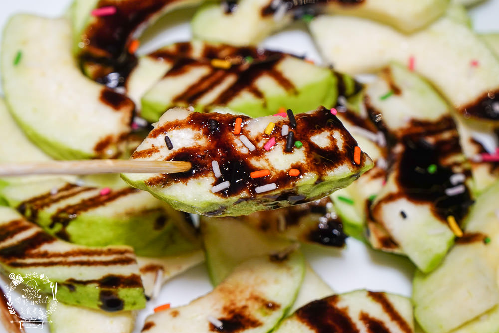 [翻滾鴉甘草芭樂]高雄起家紅翻全台的甘草芭樂?經典辣味與甘草口味超人氣必吃帝王芭樂!