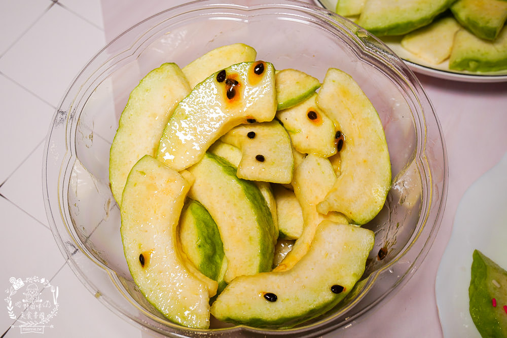 [翻滾鴉甘草芭樂]高雄起家紅翻全台的甘草芭樂?經典辣味與甘草口味超人氣必吃帝王芭樂!