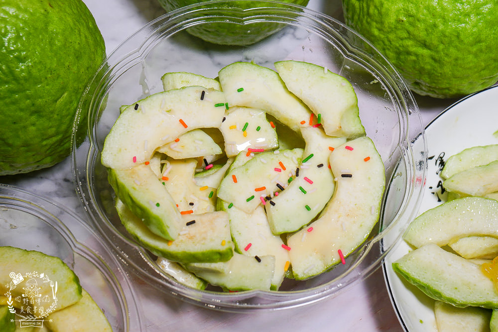 [翻滾鴉甘草芭樂]高雄起家紅翻全台的甘草芭樂?經典辣味與甘草口味超人氣必吃帝王芭樂!