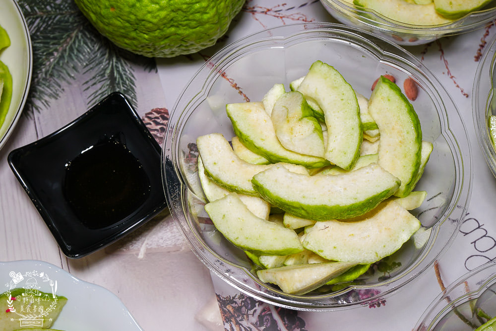 [翻滾鴉甘草芭樂]高雄起家紅翻全台的甘草芭樂?經典辣味與甘草口味超人氣必吃帝王芭樂!