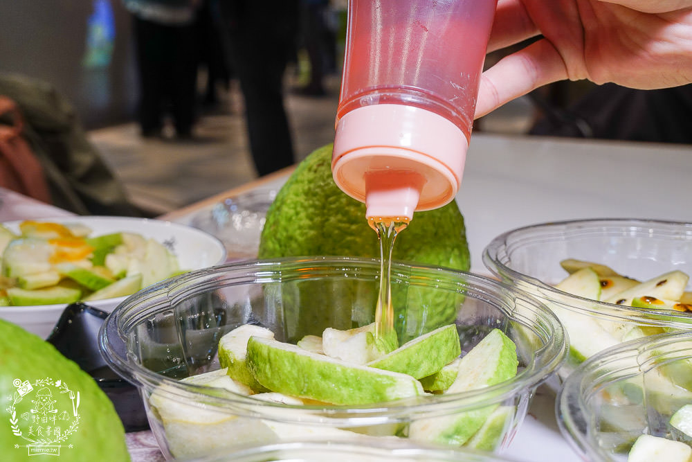 [翻滾鴉甘草芭樂]高雄起家紅翻全台的甘草芭樂?經典辣味與甘草口味超人氣必吃帝王芭樂!