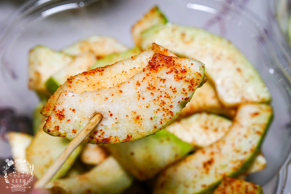 [翻滾鴉甘草芭樂]高雄起家紅翻全台的甘草芭樂?經典辣味與甘草口味超人氣必吃帝王芭樂!