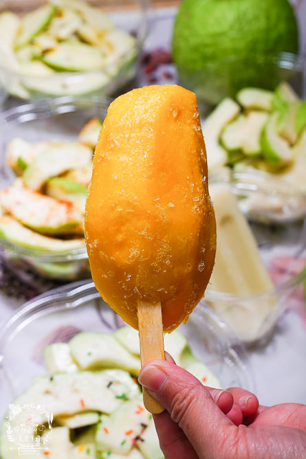 [翻滾鴉甘草芭樂]高雄起家紅翻全台的甘草芭樂?經典辣味與甘草口味超人氣必吃帝王芭樂!