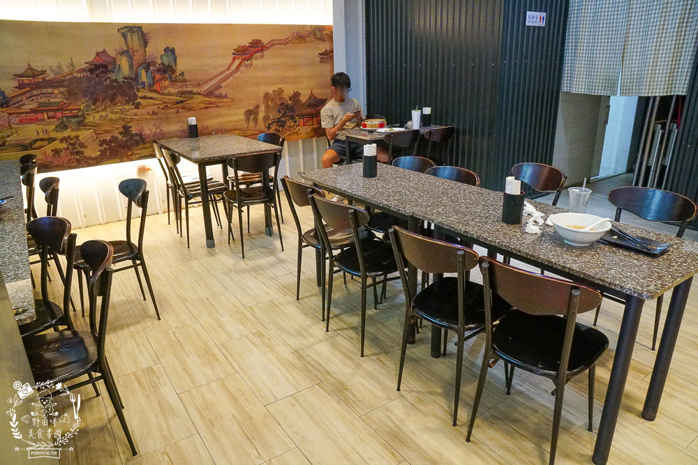 高雄仁武美食[老北方蒸餃麵食]仁雄路平價小吃|蒸餃多汁飽滿|牛肉厚實彈嫩