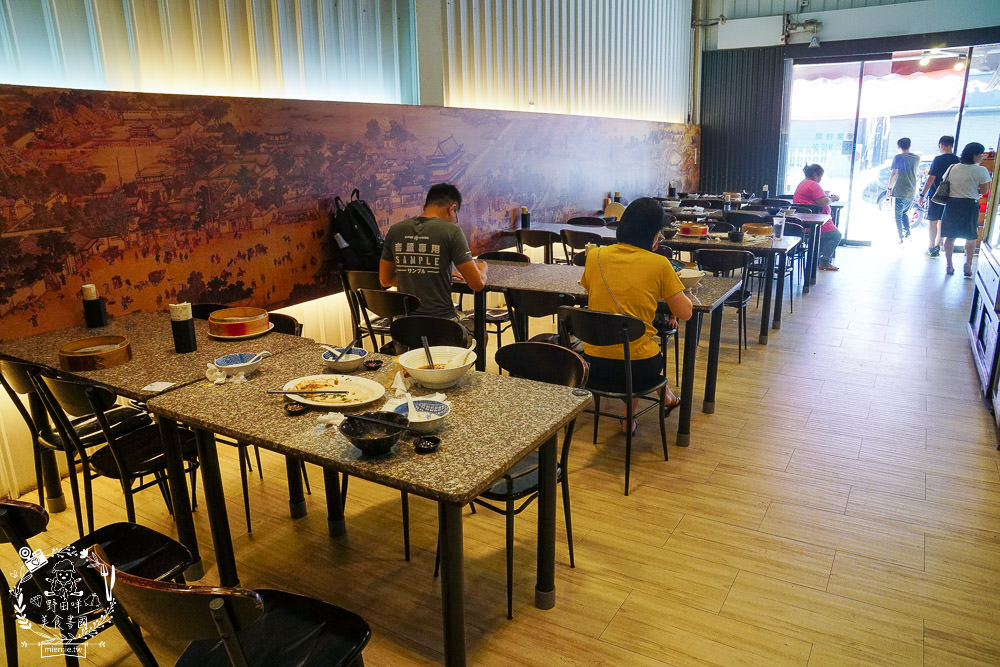 高雄仁武美食[老北方蒸餃麵食]仁雄路平價小吃|蒸餃多汁飽滿|牛肉厚實彈嫩