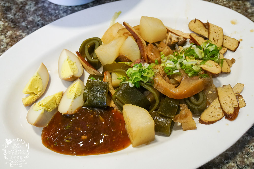 高雄仁武美食[老北方蒸餃麵食]仁雄路平價小吃|蒸餃多汁飽滿|牛肉厚實彈嫩