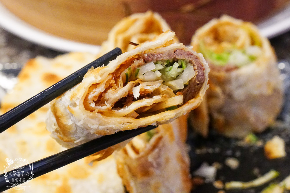 高雄仁武美食[老北方蒸餃麵食]仁雄路平價小吃|蒸餃多汁飽滿|牛肉厚實彈嫩