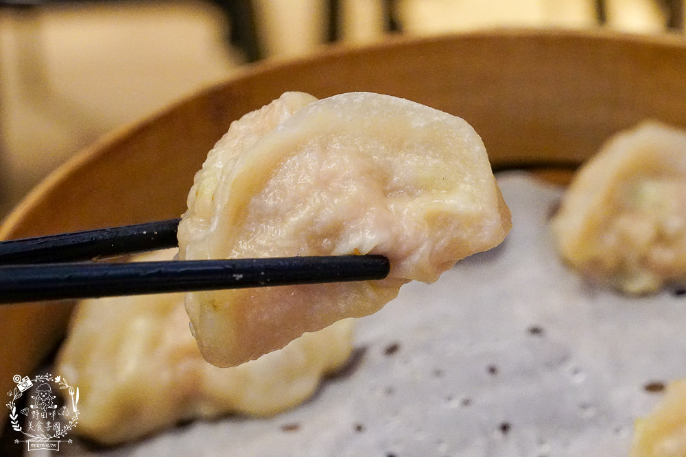 高雄仁武美食[老北方蒸餃麵食]仁雄路平價小吃|蒸餃多汁飽滿|牛肉厚實彈嫩