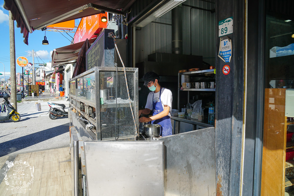 高雄仁武美食[老北方蒸餃麵食]仁雄路平價小吃|蒸餃多汁飽滿|牛肉厚實彈嫩